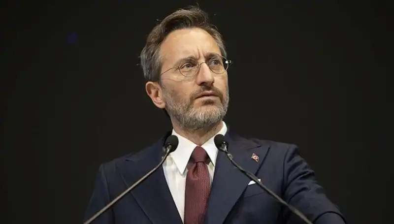 Fahrettin Altun'dan Özgür Özel'e Sert Yanıt: "Gerçekler İçin Gözlerinizi Açın!"