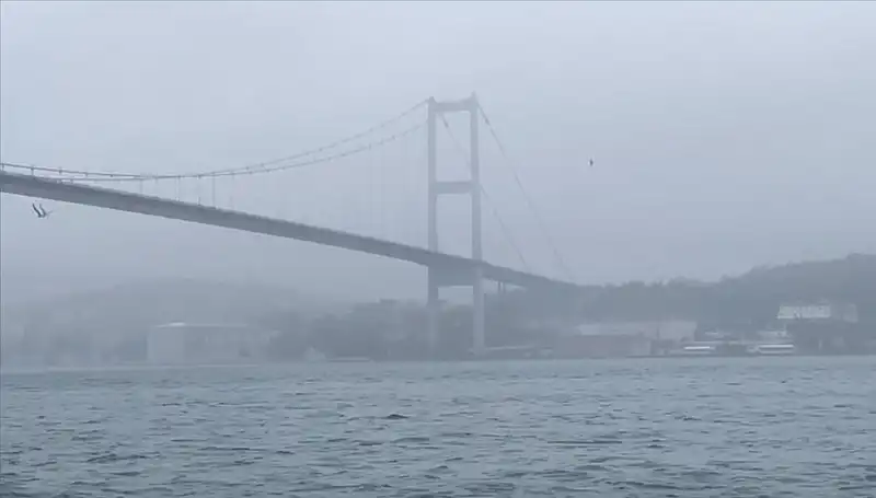 İstanbul Boğazı'nda Sis Nedeniyle Gemi Trafiği Sekteye Uğradı