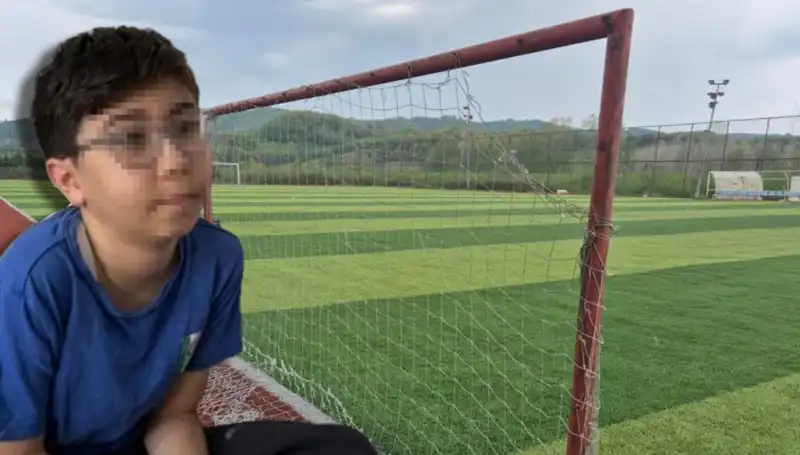 Halı Sahada Yaşanan Korkunç İhmal: Mahmut'un Çift Görme Serüveni