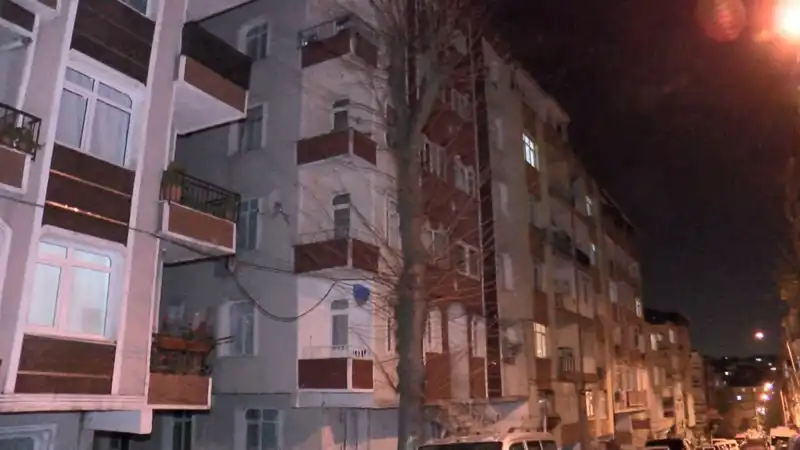 Altı Katlı Apartmanda Kolonlardan Gelen Ses Panik Yarattı, Tahliye Süreci Başladı