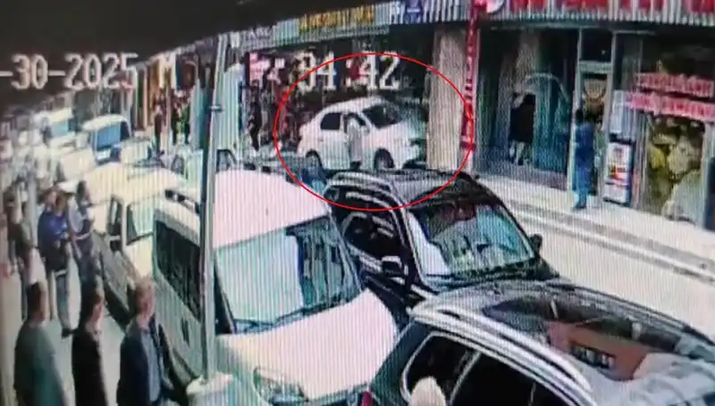 Alkollü Sürücü Markette Dehşet Saçtı: İki Çocuk Çoğu Kurtuldu!