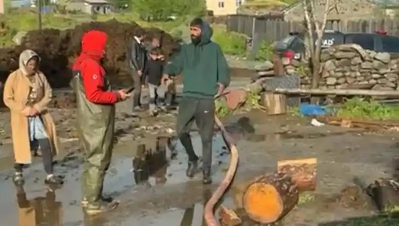 Ardahan’ı Vuran Sağanak, Şehirde Sele Yol Açtı!