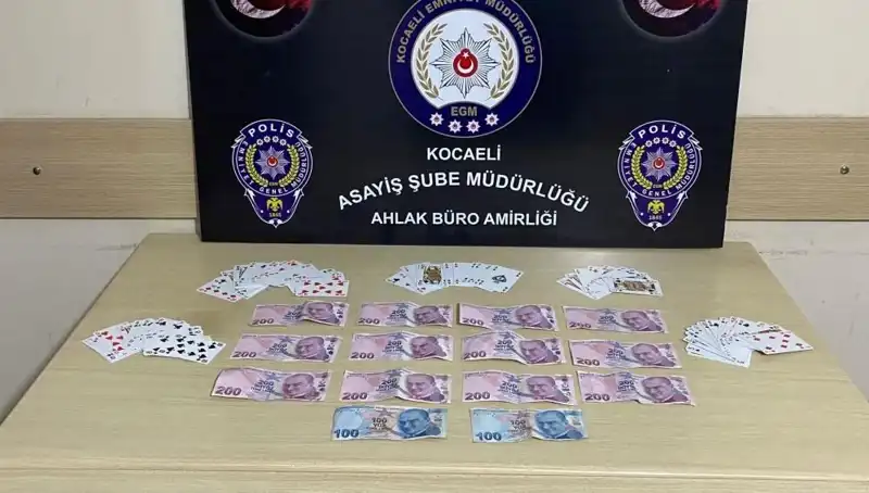Kocaeli'de Kumar Baskınları: Kahvehanelerde Bir Gecede Yüzlerce Kişiye Operasyon!