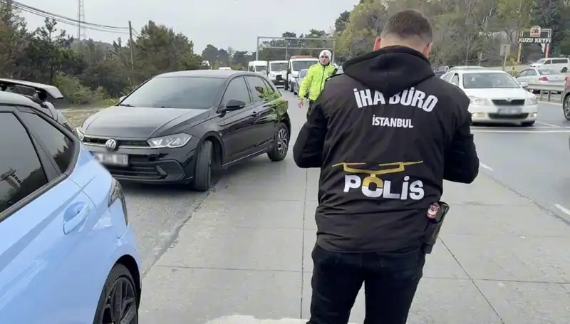 Emniyet Şeridini İhlal Eden Sürücü Yolda Yakalandı: Tüm Detaylar Burada