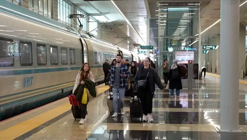 YHT'lerde Ek Seferler Geliyor: Yolculuk Keyfini Artıracak Gelişmeler!