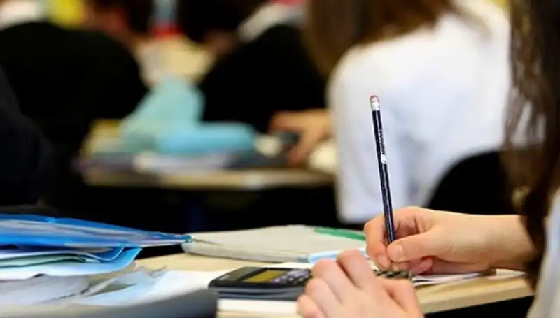 Üniversite Kontenjanları Düşüyor: Geleceğin Eğitim Manzarası Nereye Gidiyor?