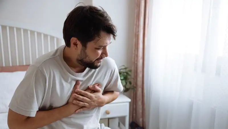 Sabahları Ortaya Çıkan Bu Belirti Kalp Hastalığının İşareti Olabilir