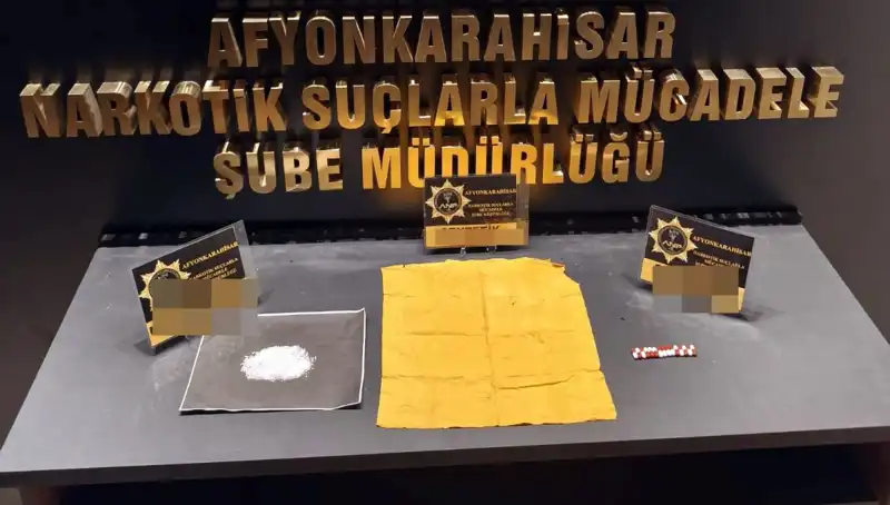 Afyonkarahisar'da Büyük Uyuşturucu Operasyonu: Üç Şüpheli Tutuklandı