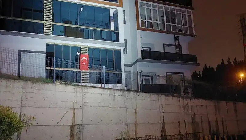 Sakarya'da Büyüleyen Olay: 4 Katlı Apartman Neden Tahliye Edildi?
