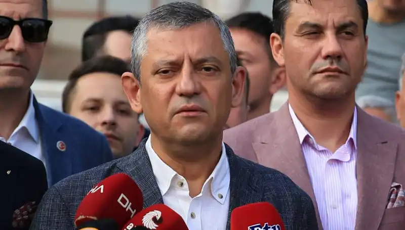 Özgür Özel, "Sandığı Değersizleştirmek İçin Her Yol Müptezeleniyor!"
