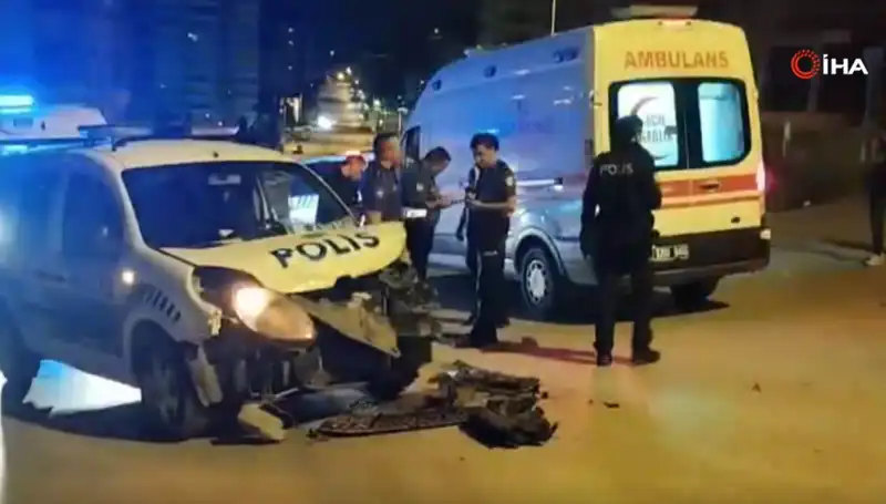 Ankara'da Hafif Ticari Araç ve Polis Aracının Çarpışması: Detaylar Ortaya Çıktı