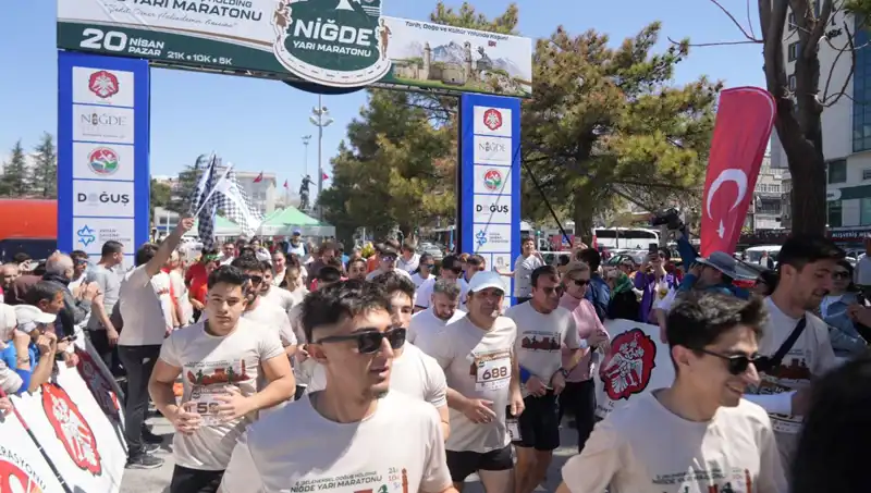 Niğde Yarı Maratonu'nda Doğuş Holding'den Rekor Katılım: 518 Sporcu Start Aldı!