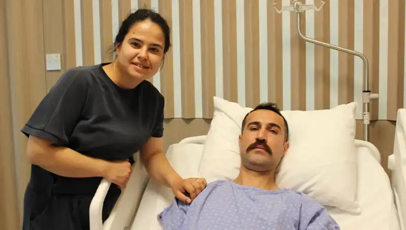 32 Yaşında Mide Kanaması Zannı: Kalın Bağırsak Kanseri Teşhisi Şok Etti!
