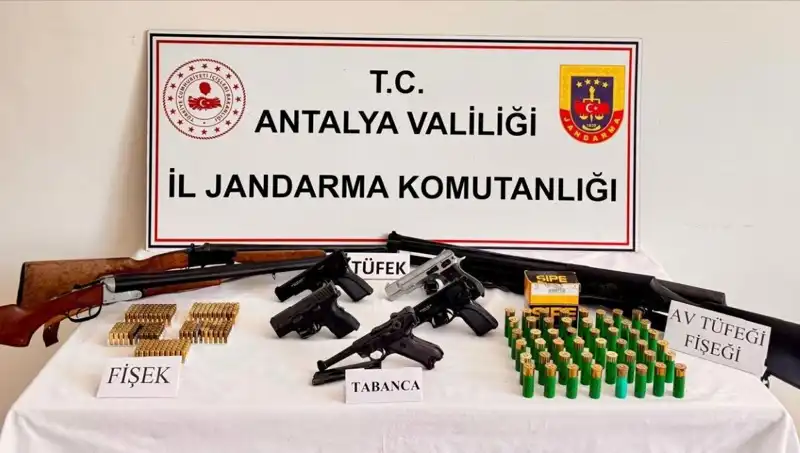 Antalya'da Ruhsatsız Silah Operasyonu: Güvenlik Güçleri Harekete Geçti