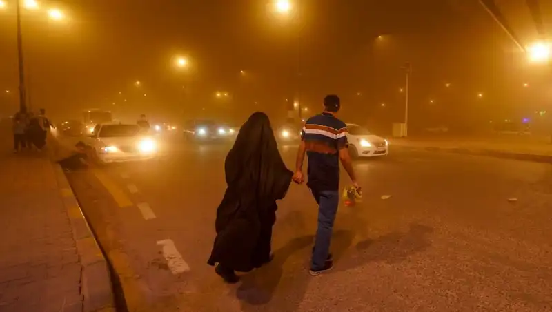 Irak'ta Kum Fırtınası: Havalimanları Kapatıldı, Sağlık Sorunları Artıyor