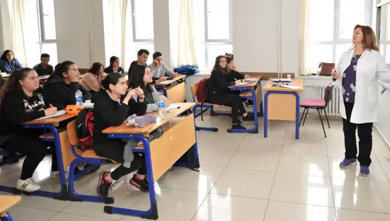 MEB Lise Kayıt Tarihleri 2025: LGS ile Liselere Kayıt Süreci Rehberi