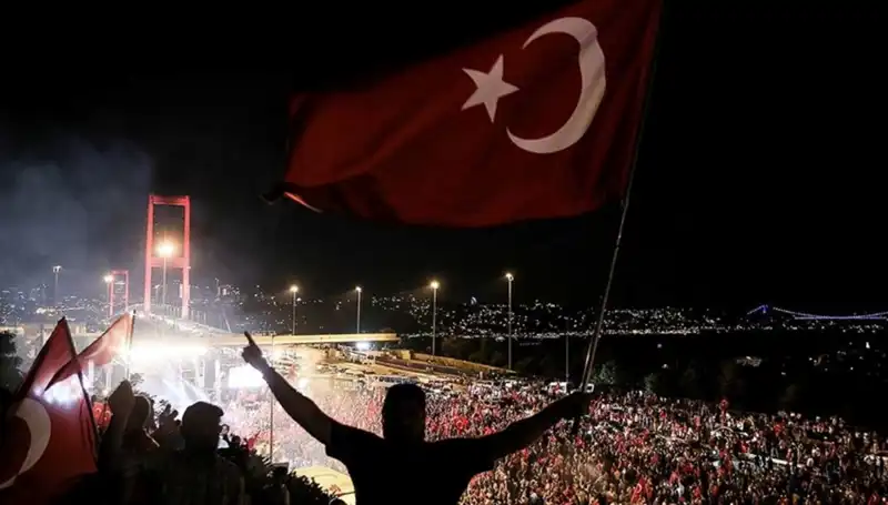 15 Temmuz Geceyi Unutulmaz Kılan Temsil: "En Uzun Gece" Külliye'de Sahnelenecek