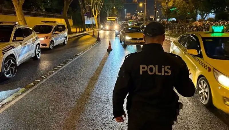 İstanbul'da Huzur Operasyonu: 1500 Kişi Gözaltına Alındı!