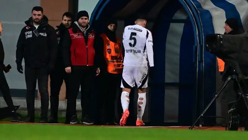 Kırmızı Kart Sonrası Tayyip Talha'dan Beşiktaş’a Özür Dilekleri Geldi