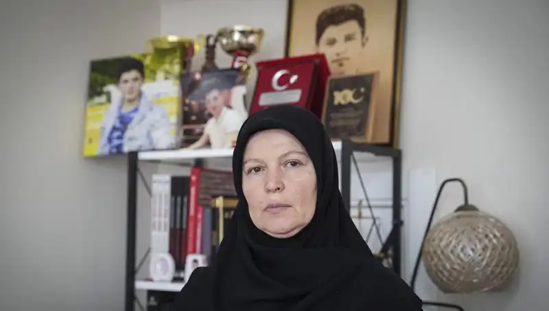 15 Temmuz'un Şehidi Mahir Ayabak: Annesinin Duygusal Mücadelesi 9 Yıl Sonra da Sürüyor