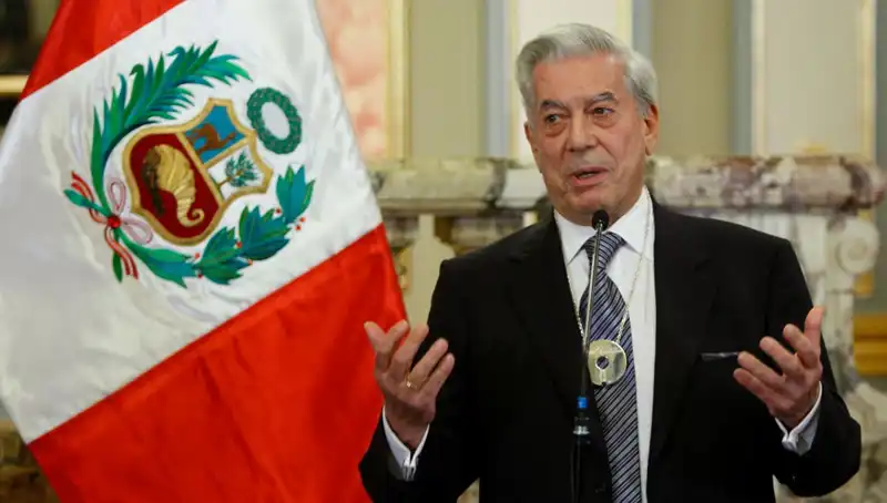 Nobel Ödüllü Yazar Mario Vargas Llosa Hayatını Kaybetti