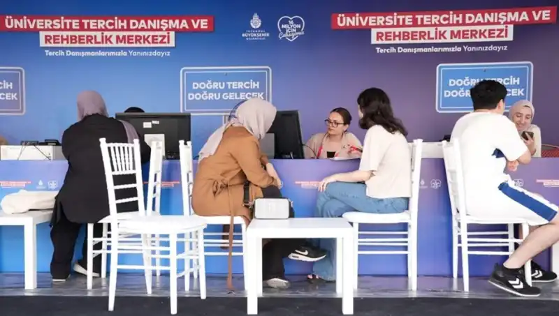 İstanbul'da Eğitimde Yeni Bir Dönem: İBB Tercih Danışma ve Rehberlik Merkezleri Açıldı