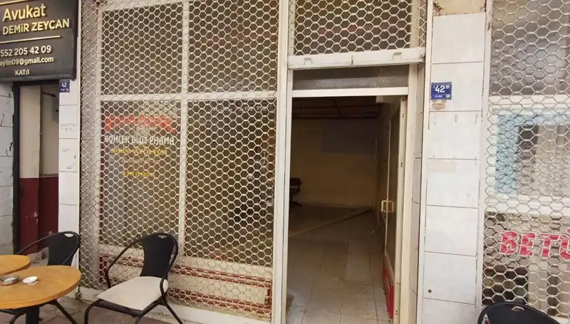 Yarım Asırlık Dükkanın Kapanışı: Anılar ve Hikayelerle Dolu Bir Veda