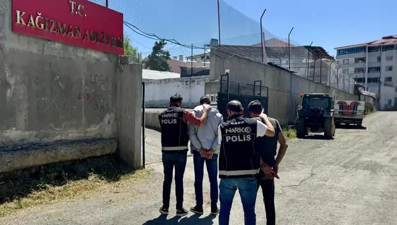 Kars'ta Uyuşturucu Operasyonu: Güvenlik Güçleri İki Kişiyi Tutukladı