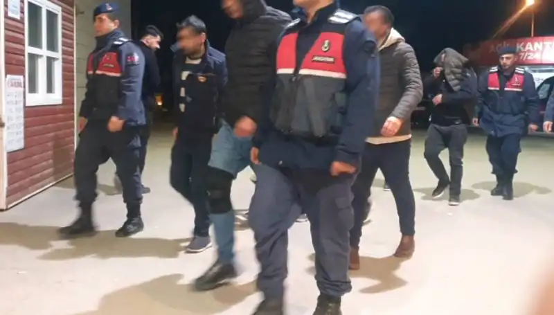 Uyuşturucu Partisi Yaparken Yakayı Ele Verdiler: Bağ Evi Baskını