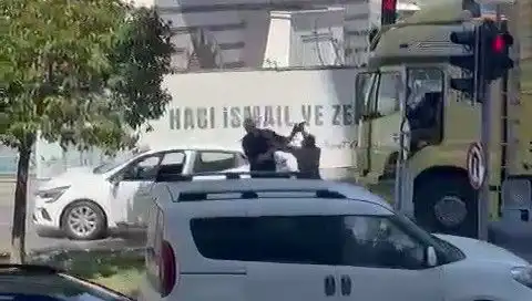 İstanbul Trafiğinde Çekiçli Dehşet: Olayın Ardındaki Gerçek Ne?