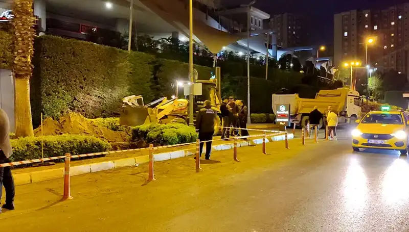 AVM Girişinde Doğalgaz Paniği: Alışveriş Keyfi Korkuya Dönüştü