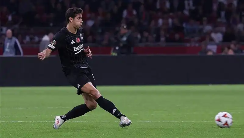 Beşiktaş'a Derbi Öncesi Stoper Hattından Kötü Haberler Geldi