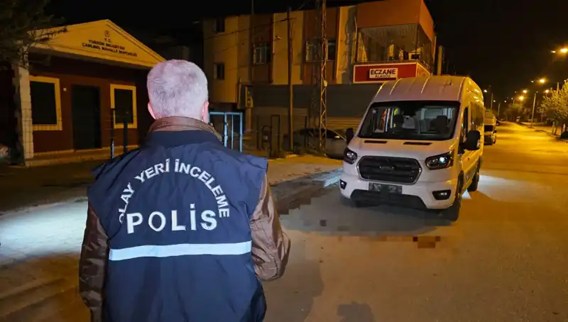 Kebapçıda Şok Olay! Arkadaşını Boynundan Bıçakladı