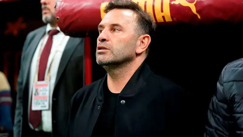 Galatasaray'da Okan Buruk'tan Sarsıcı Değişiklik: Takım Yapısını Yeniden Şekillendiriyor
